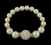 Pérolas com detalhes dourado
