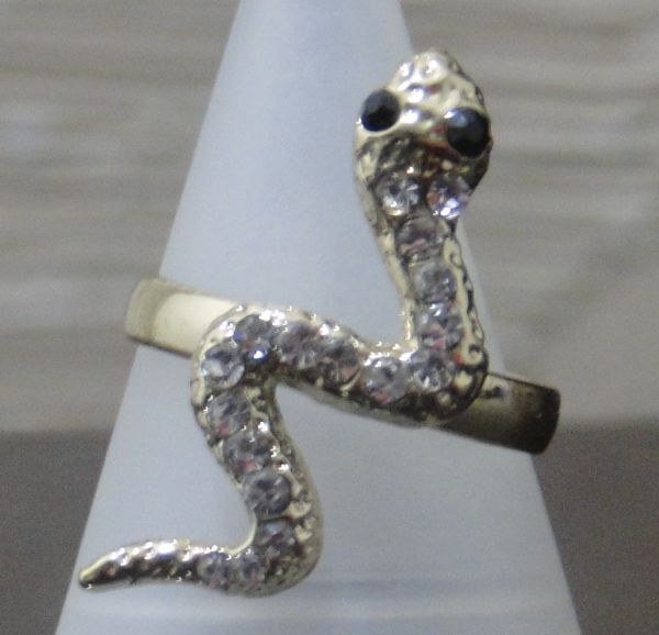 Anel Cobra Dourada com Strass